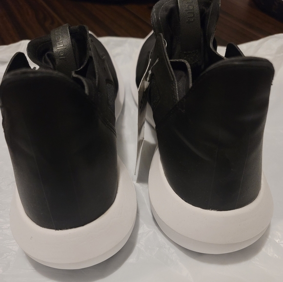 ❌️SOLD NWT ADIDAS Tubular Defiant Shoes - W8.5 - Picture 4 of 7